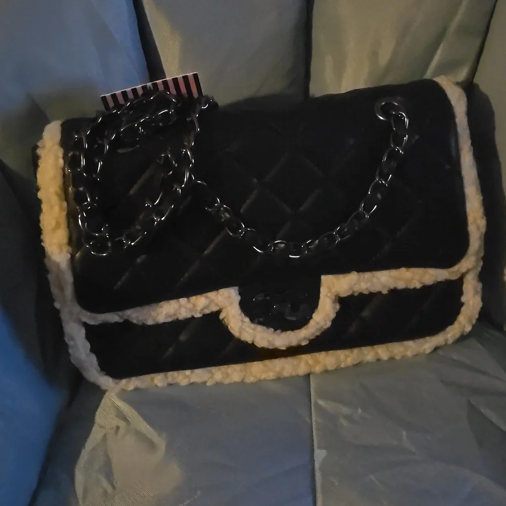 NWT Gilda Paris - Picture 1 of 5
